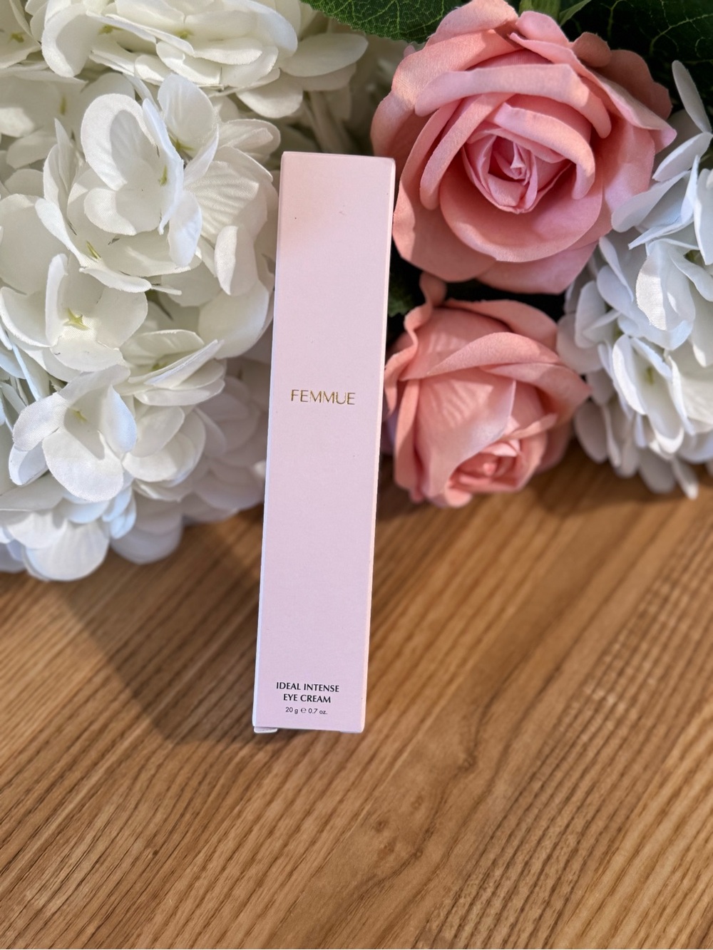 Femmue Ideal Intense Eye Cream - Pink